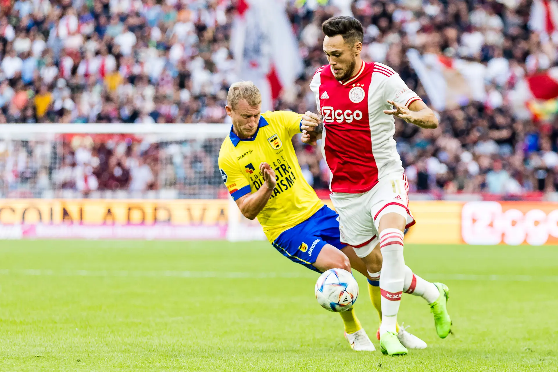 [Update] Ajax bevestigt: Ocampos keert terug naar Sevilla