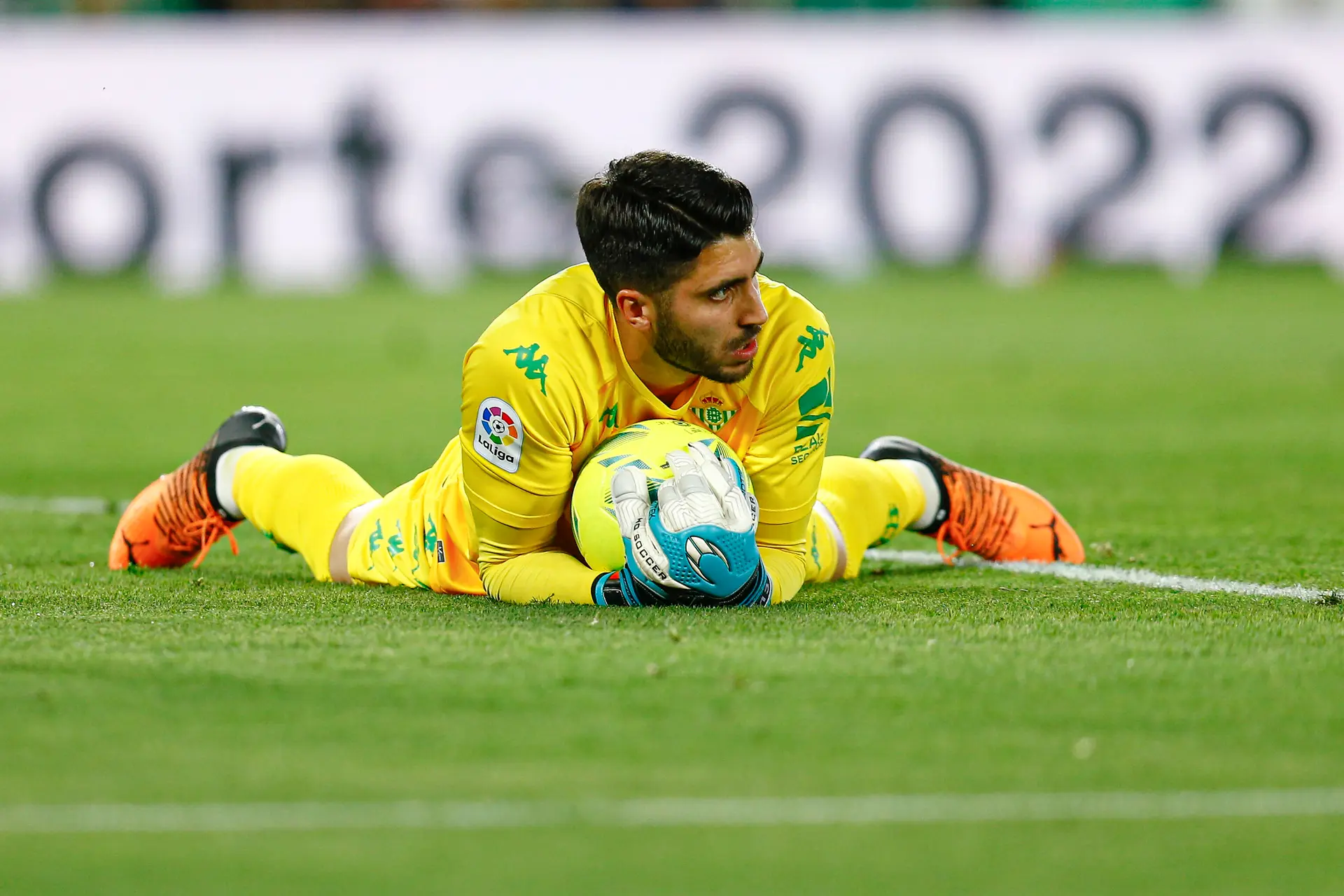 Geruchtenmolen: 'Ajax waagde in augustus poging voor Betis-keeper Rui Silva'