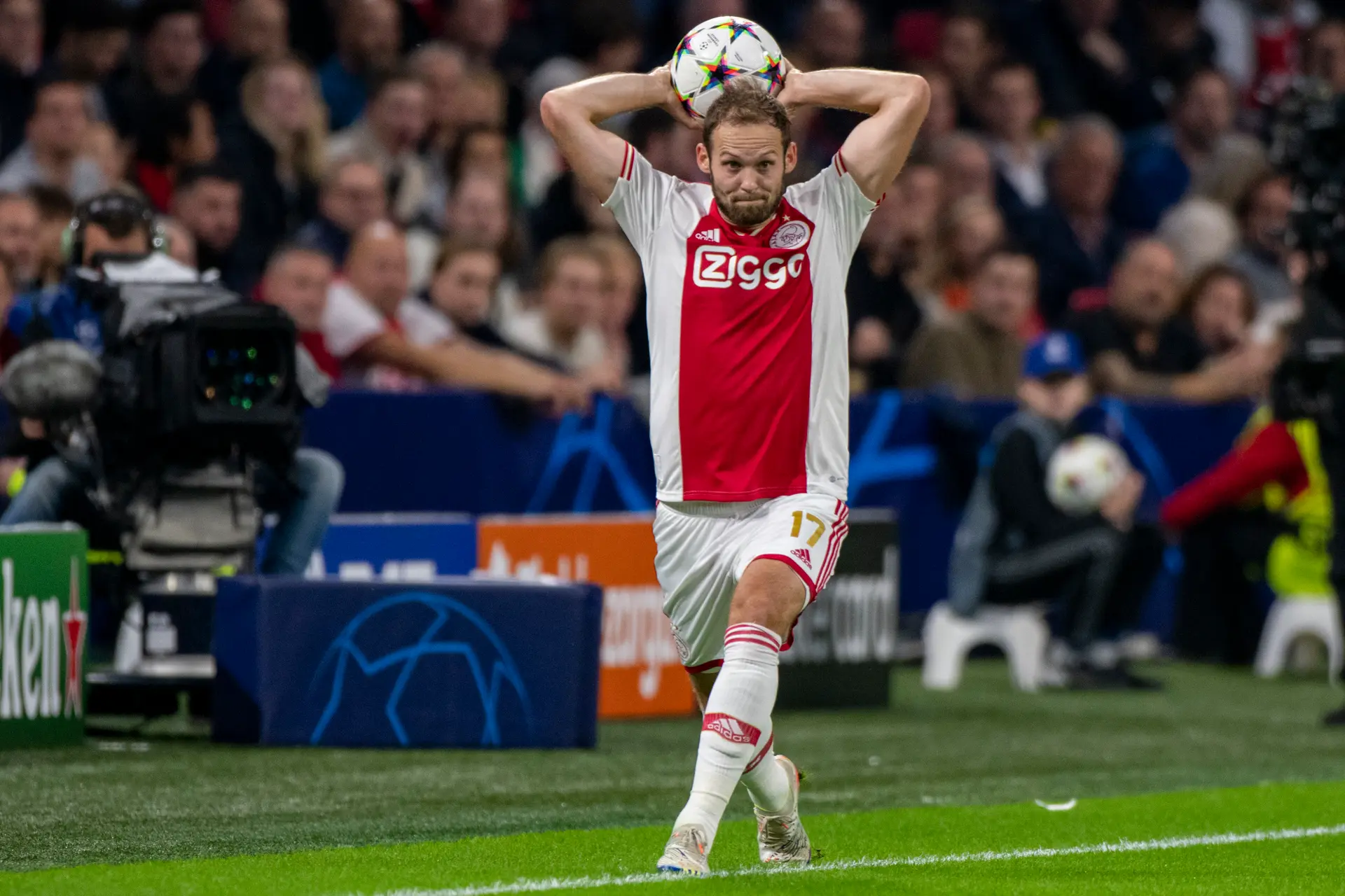Van der Vaart ziet Tadić en Blind worstelen: 'Dan moet je ze er ook uit halen'