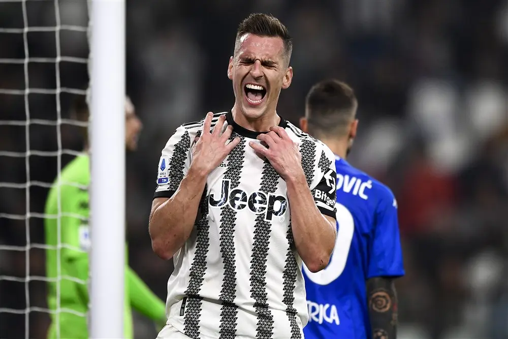 Buitenland: Milik met Juventus op bezoek bij het ongeslagen Benfica van Neres