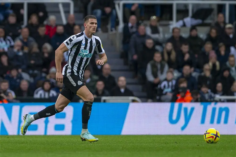 Botman voelt zich goed in Newcastle: 'Iedereen heeft hetzelfde doel voor ogen'