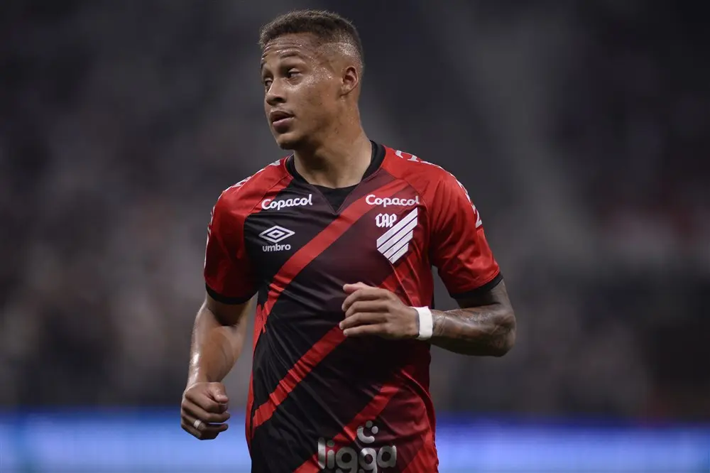 Geruchtenmolen: 'Ajax heeft Braziliaanse aanvaller Vitinho in het vizier'