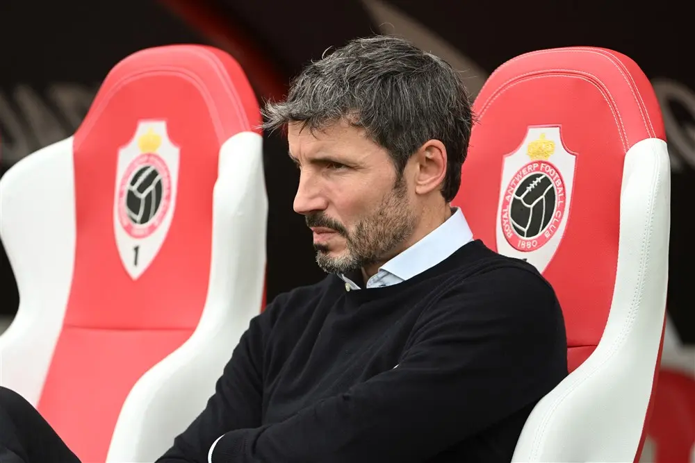 Van Bommel juicht mogelijke komst Blind toe: 'Zou het niet erg vinden als hij komt'