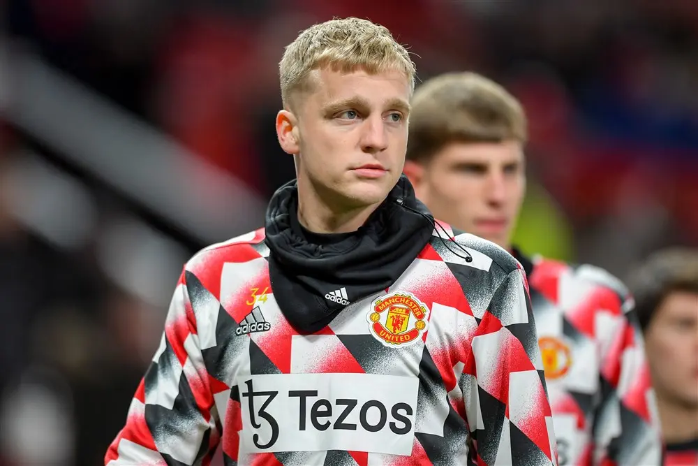 Van de Beek wil niet te ver vooruit kijken: 'Ik wil eerst fit worden'