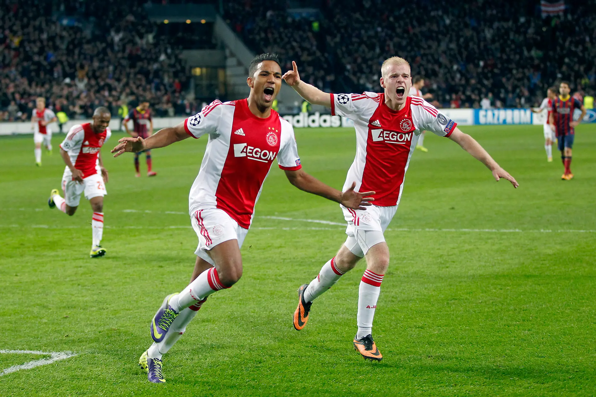 Hoesen traint in afwachting van nieuwe club mee bij Jong Ajax