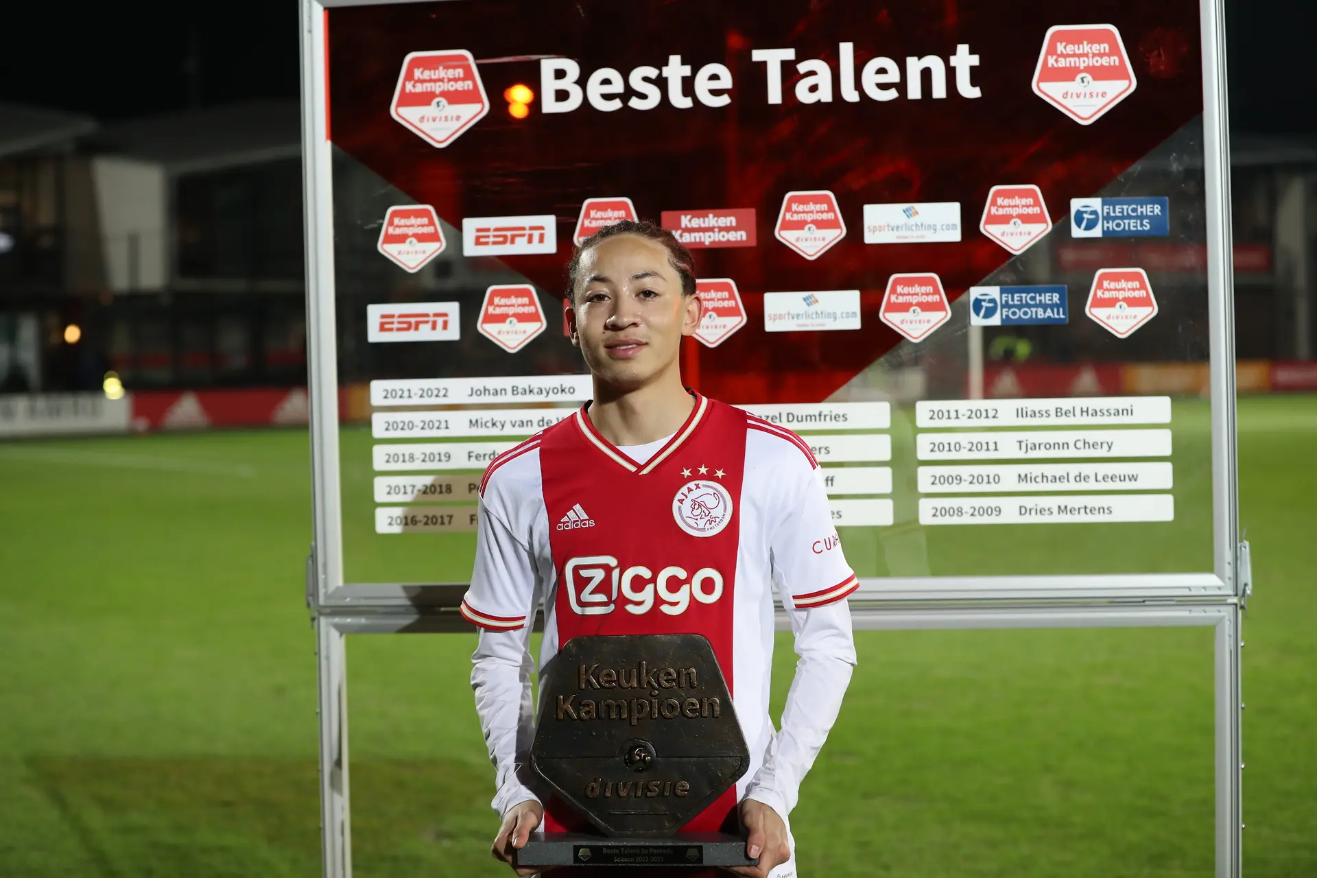 [Update] 'Fitz-Jim tekent bij tot 2027 en vertrekt op huurbasis naar Excelsior'
