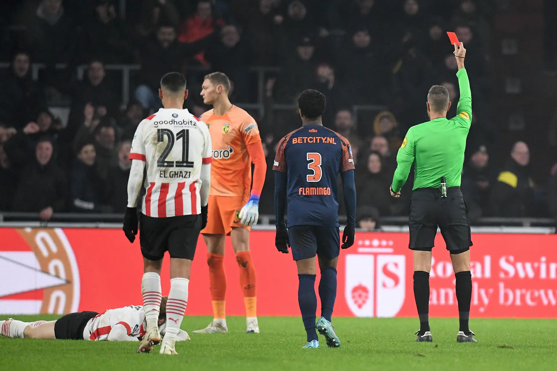 PSV wint moeizaam; Sparta en NEC pakken overtuigende zeges