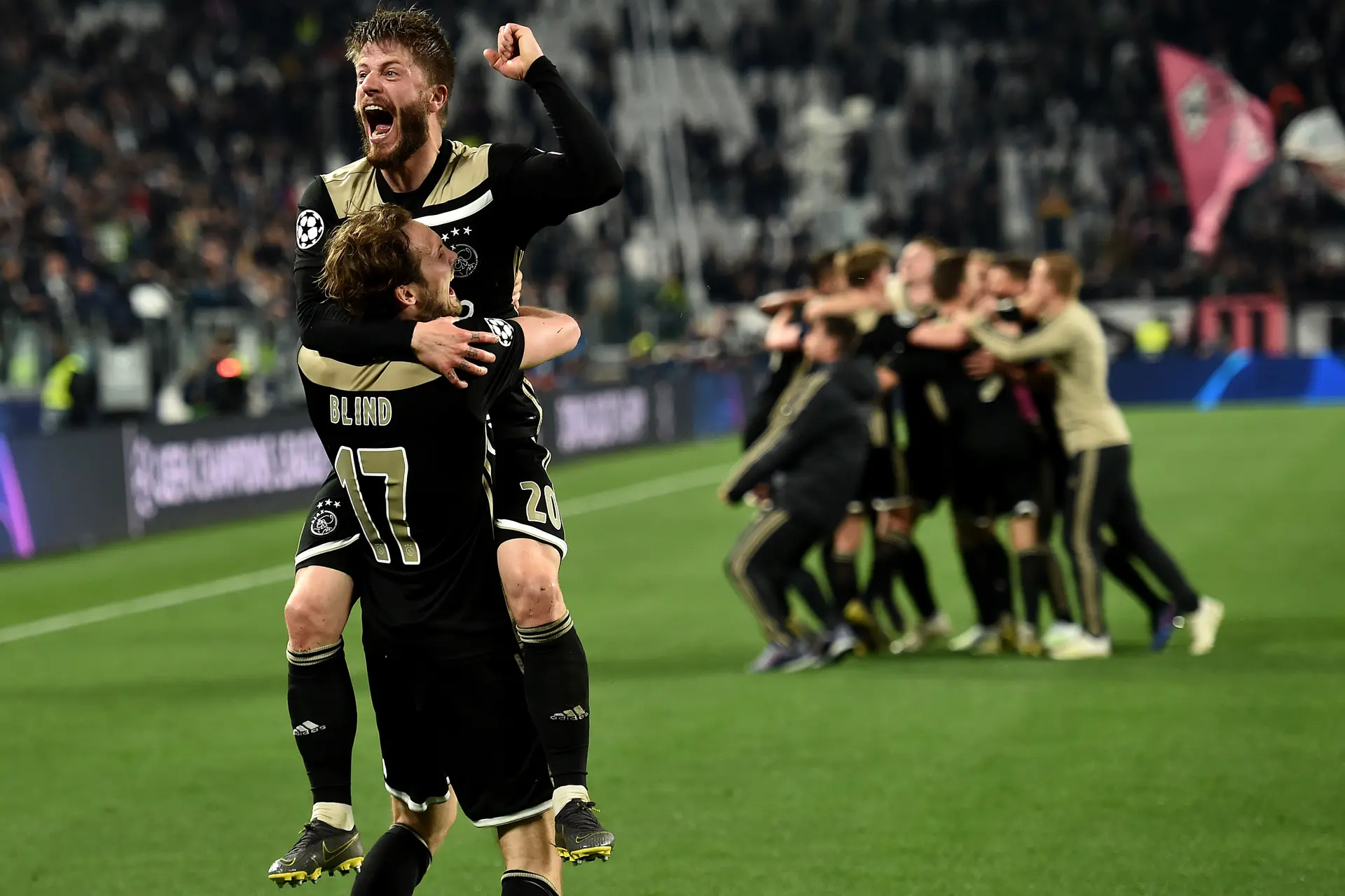 Schöne blikt terug op iconisch moment bij Ajax: 'Die avond was zo'n avond'