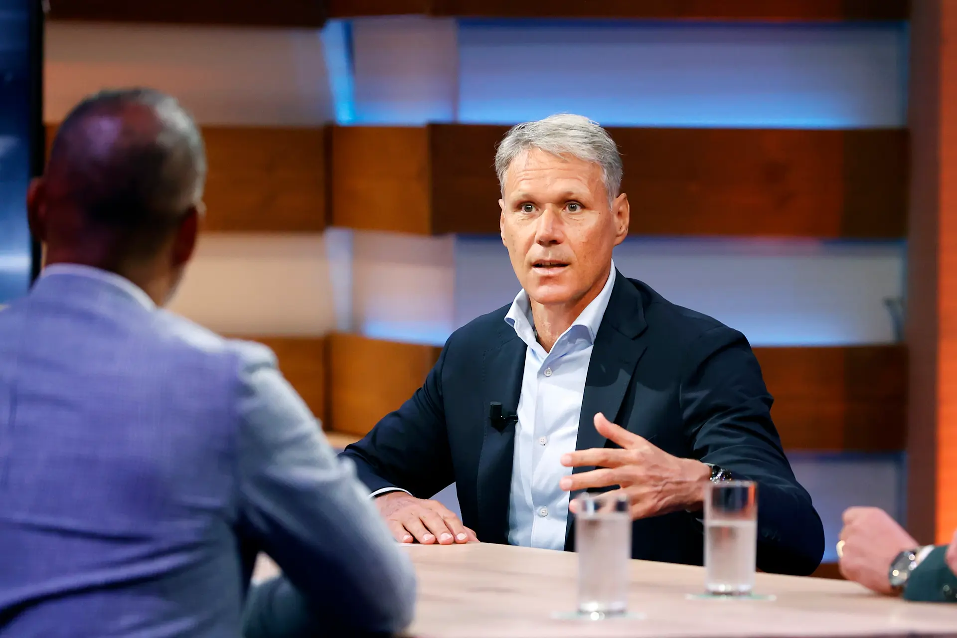 Van Basten haalt uit: 'Bijzonder dat je zo'n slecht team weet te creëren'