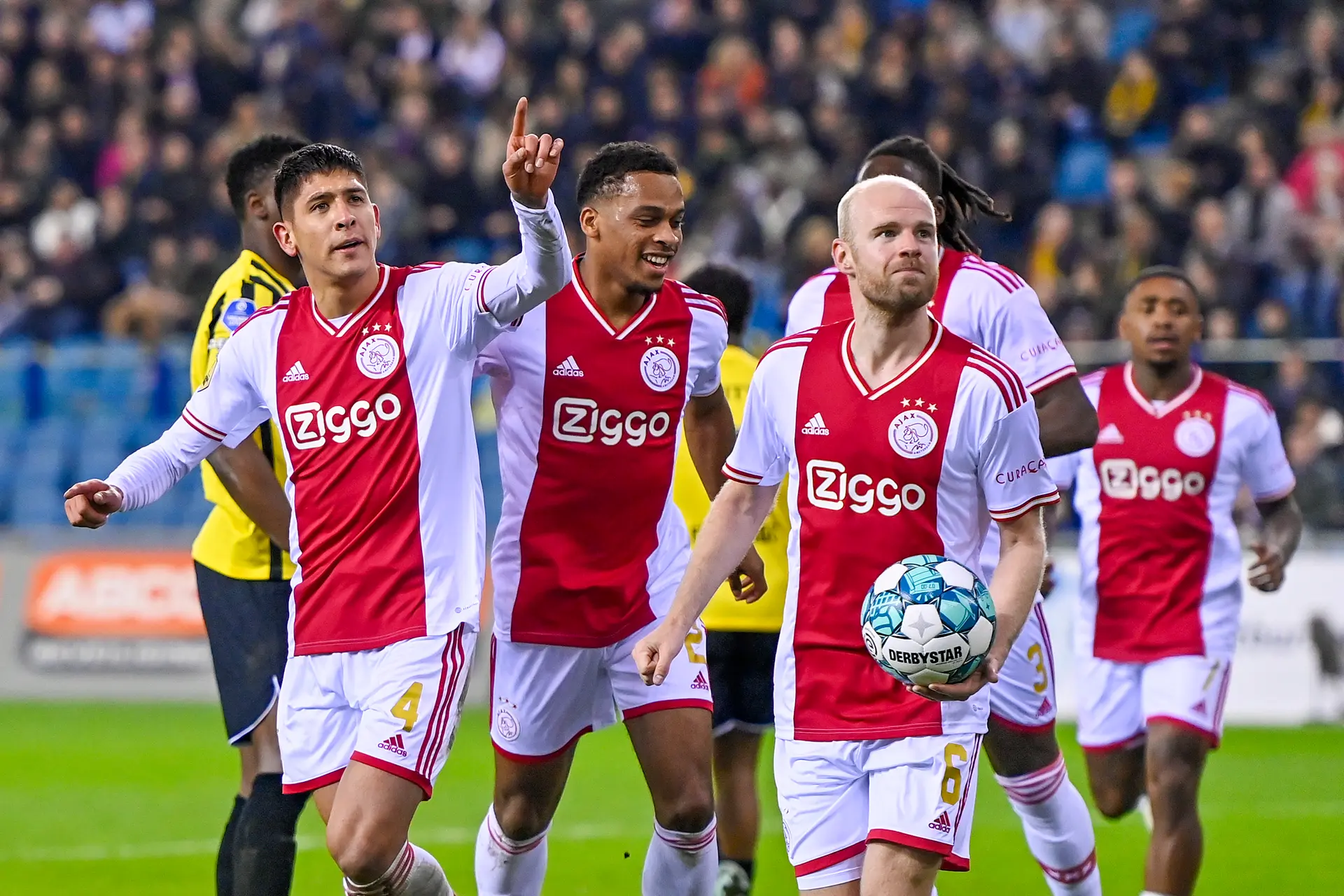 Klaassen staat op scherp; ook Álvarez en Tadić moeten oppassen richting Klassieker