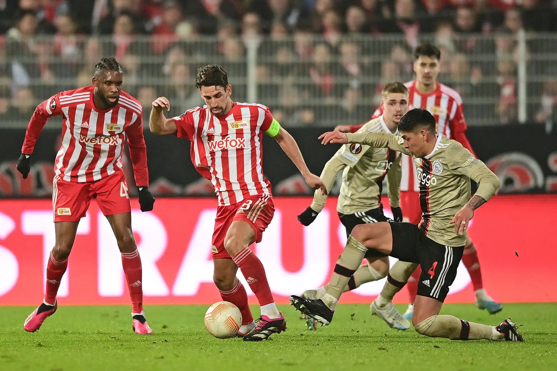 Van Hanegem zag Ajax onderuit gaan tegen Union Berlin: 'Verschrikkelijk om te zien'