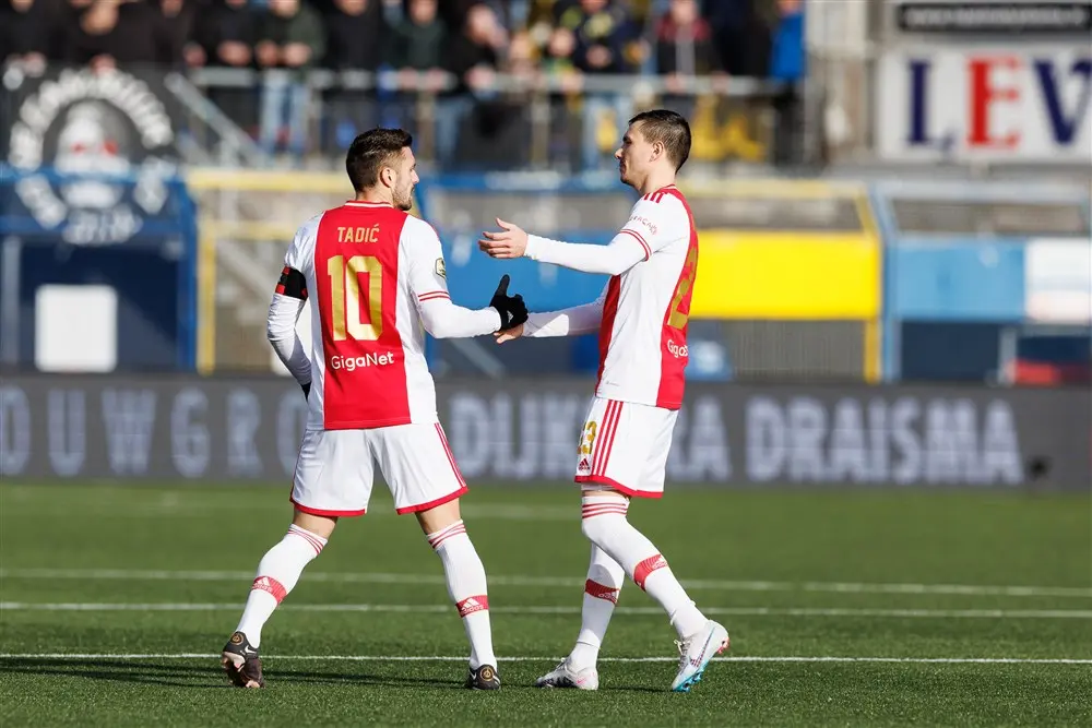 Mossou spreekt over kampioen van de armoede: 'Ze zijn allemaal minder dan vorig seizoen'
