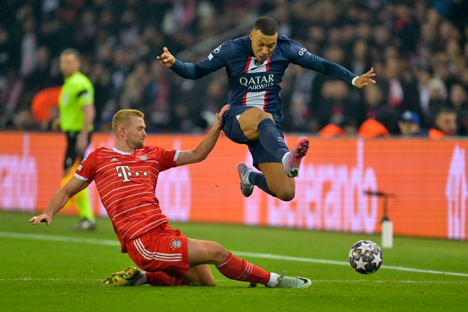 De Ligt positief over transfer naar Bayern München: 'Dit spel past meer bij mij'