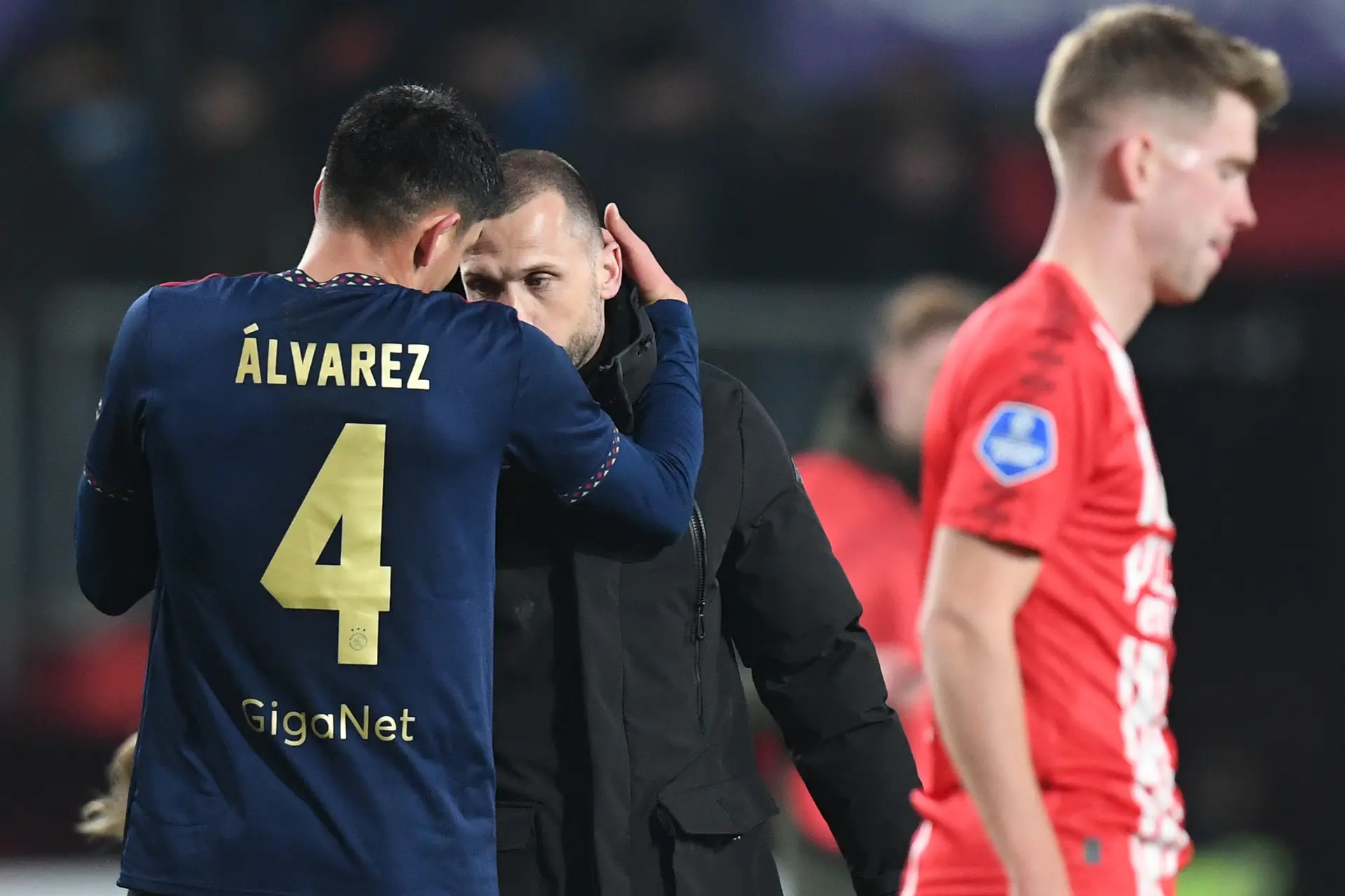 Heitinga ziet goed gevoel terugkeren bij Ajax: 'Het zijn mensen met emoties'