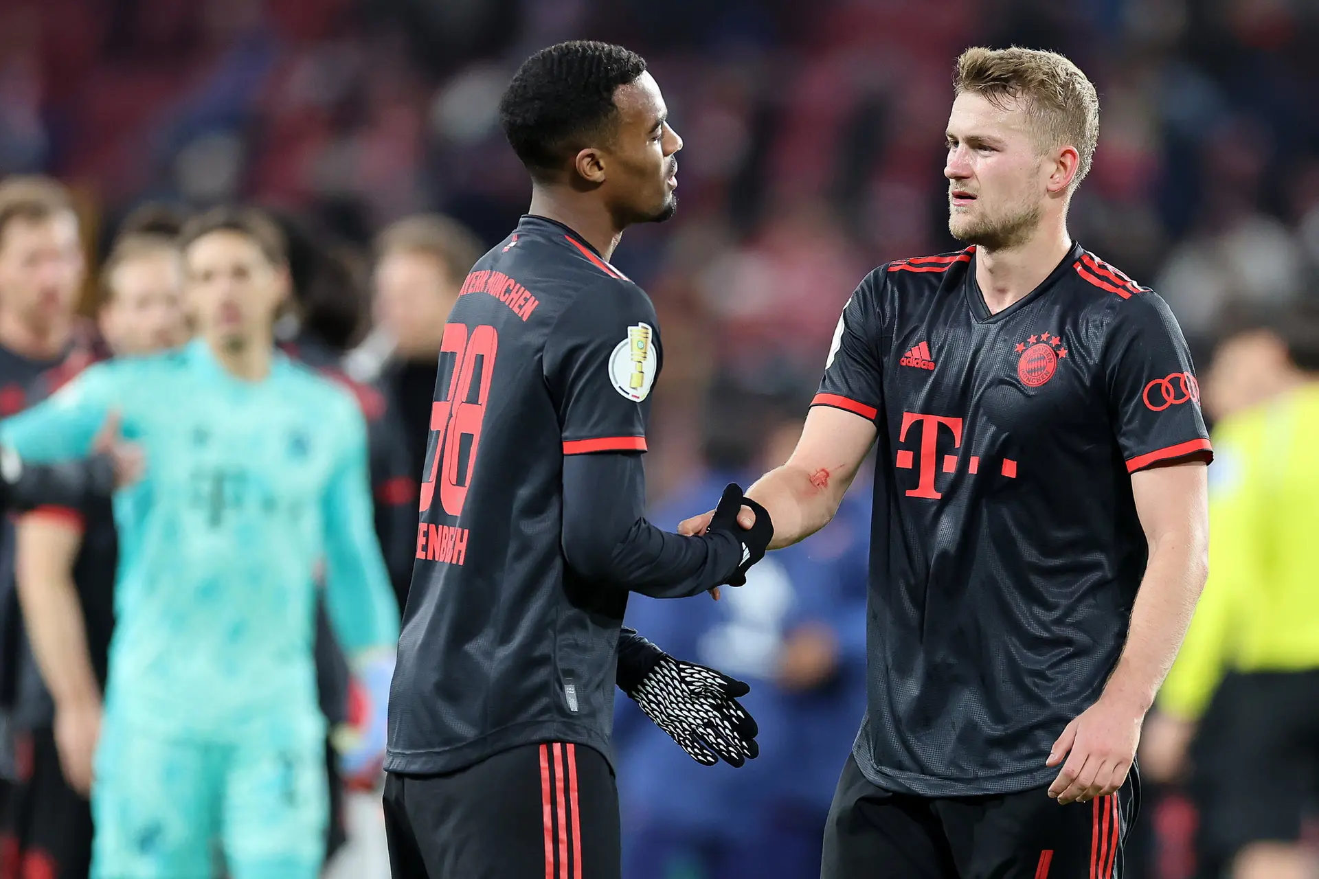 De Ligt op zijn hoede: 'Die wereldspelers kunnen ineens een fantastische wedstrijd spelen'