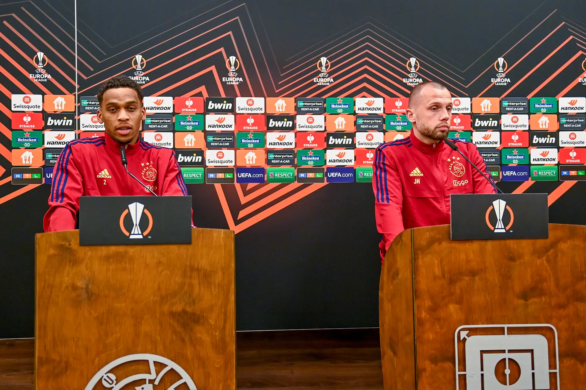 Heitinga spreekt vertrouwen uit in Bergwijn: 'Stevie is mijn linksbuiten'
