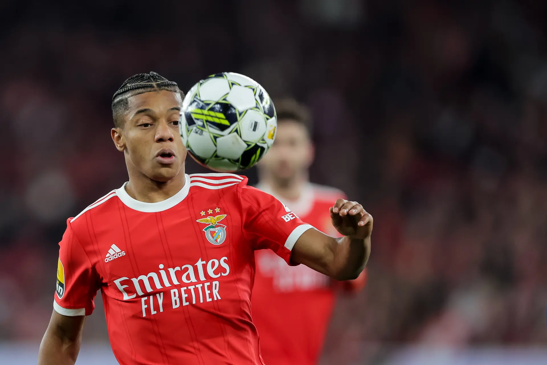 Romano: 'Neres persoonlijk rond met Napoli; huidige club Benfica wacht op bod van 25 miljoen euro'