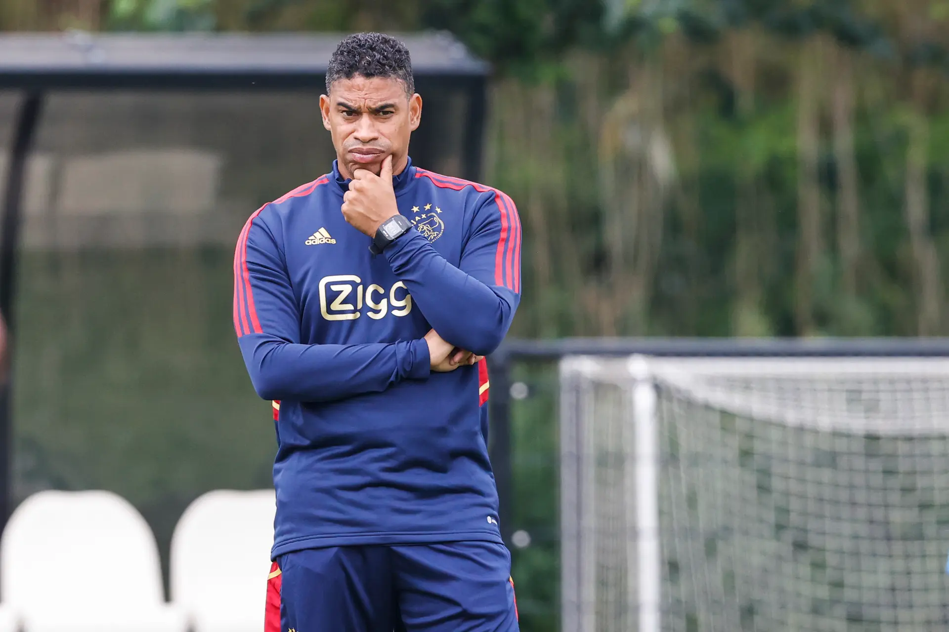 Reiziger wil als hoofdtrainer aan de slag en vertrekt na dit seizoen bij Ajax