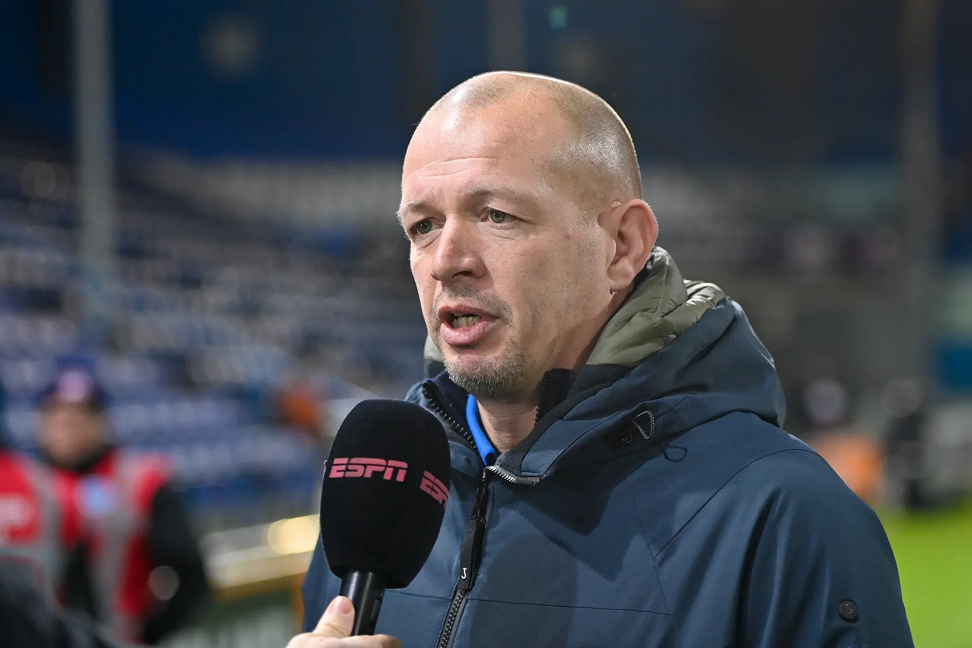 Roelofsen kijkt uit naar duel met Ajax: 'Het is voor iedereen een prachtige wedstrijd'