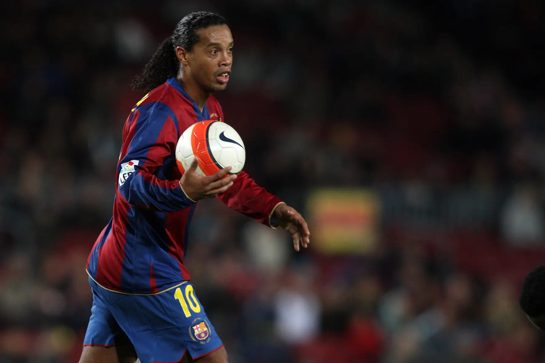 Ajax-talent Wolff stelt zich voor: 'Ik kijk veel naar Ronaldinho en Neymar'