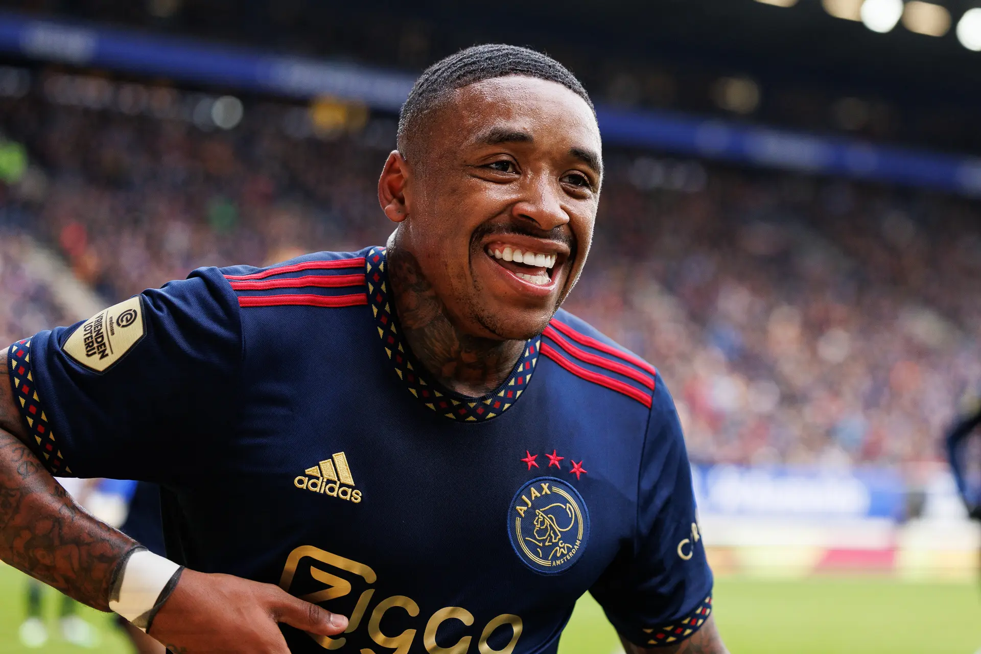 Bergwijn verschijnt op training en lijkt fit voor Go Ahead Eagles-uit