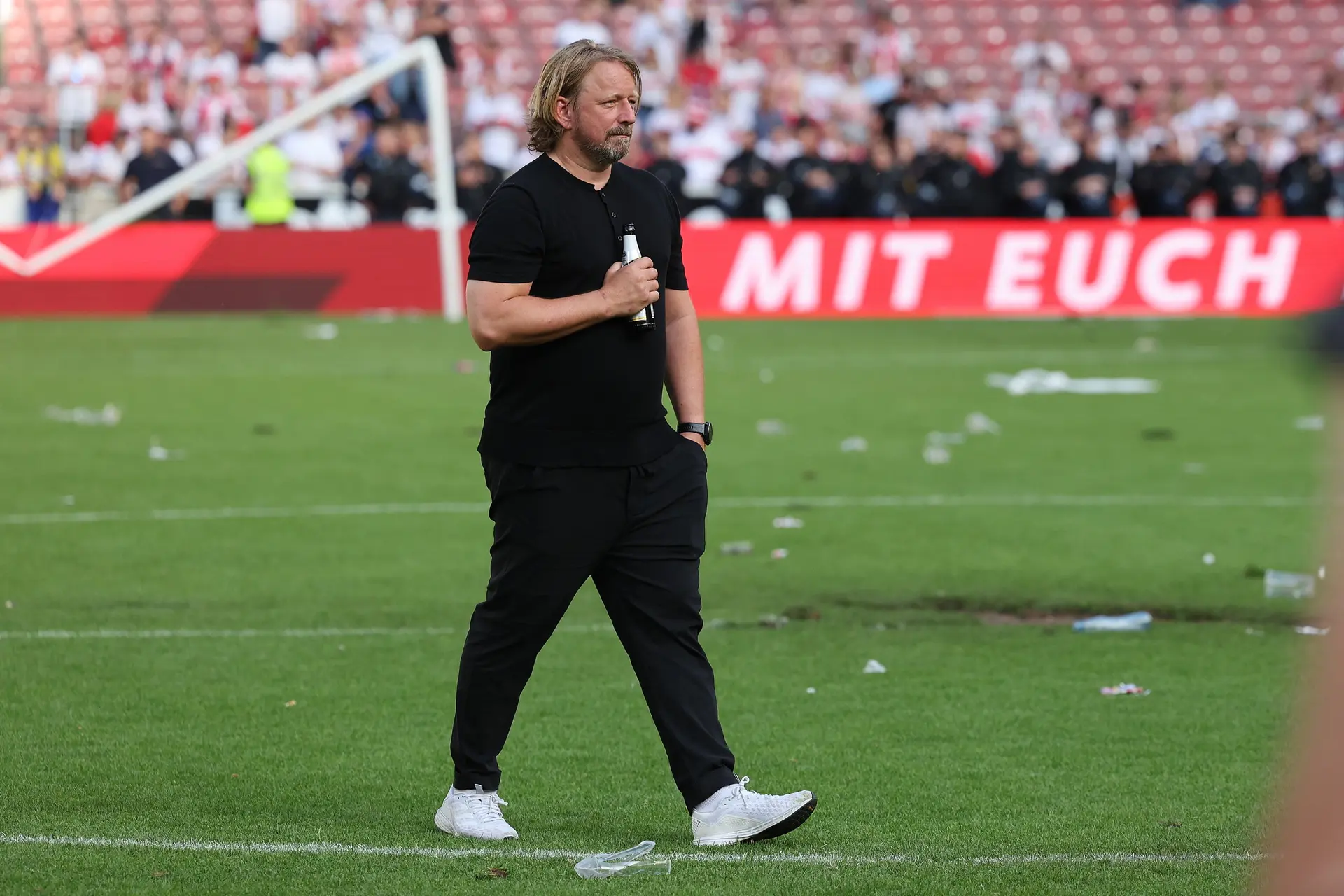 Van Basten over deal Ajax met Mislintat: 'Vind het een beetje ongewoon'
