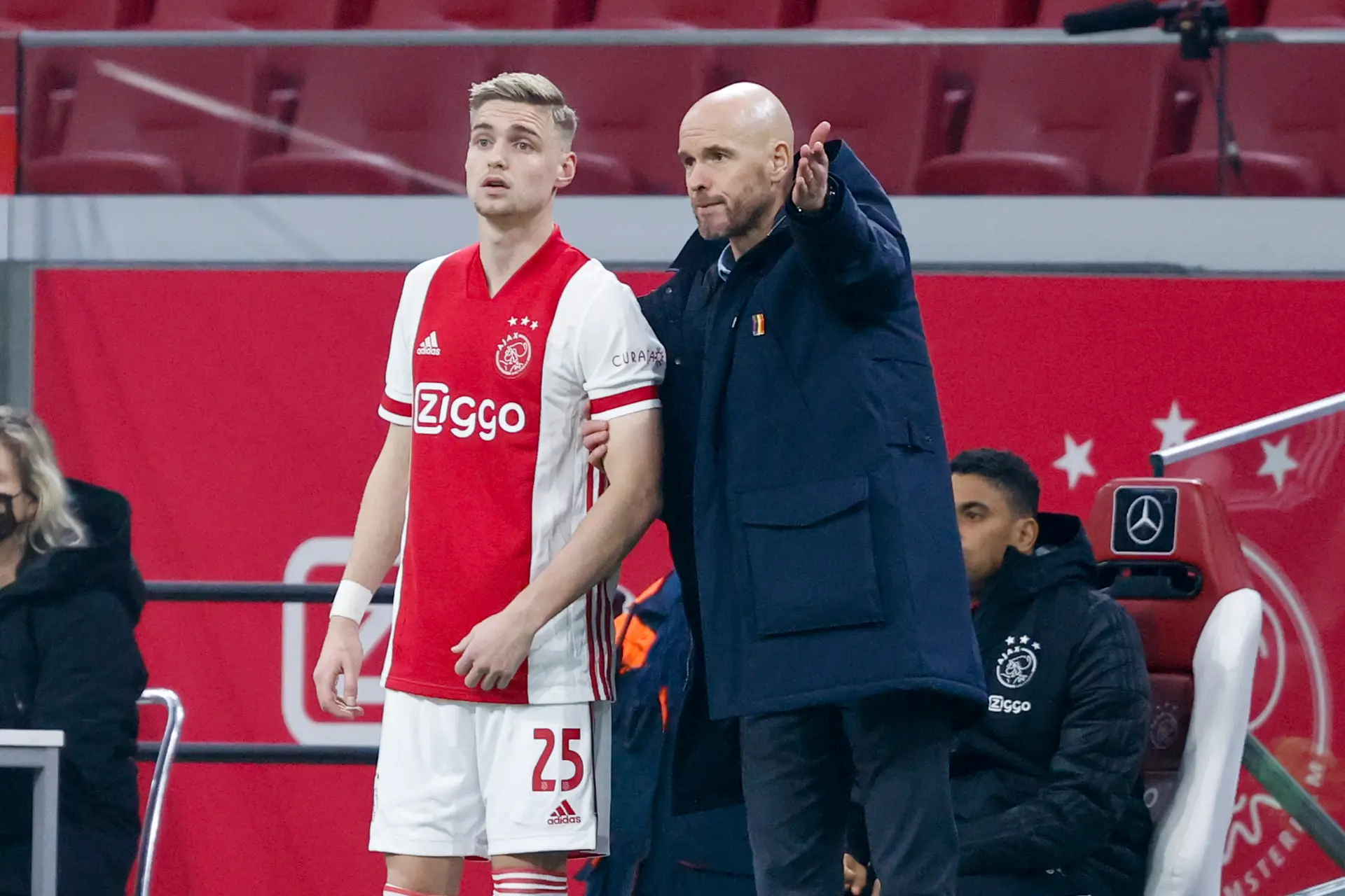 Taylor had moeite in periode Ten Hag: 'Hij stelde voor mij te verhuren'