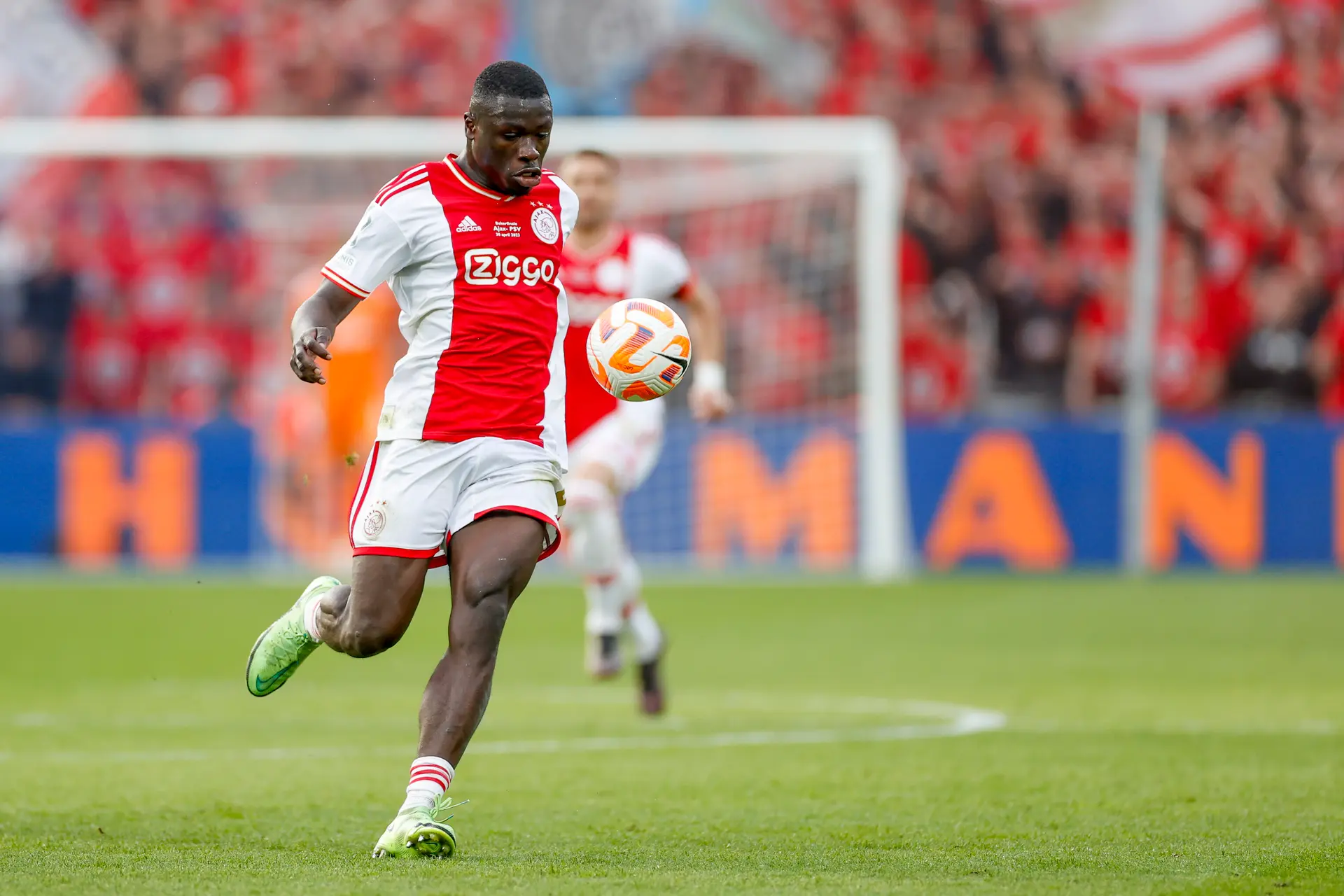 Verhalen over fitheid Brobbey ontkracht: 'Onzin, anders kun je geen 120 minuten voetballen'