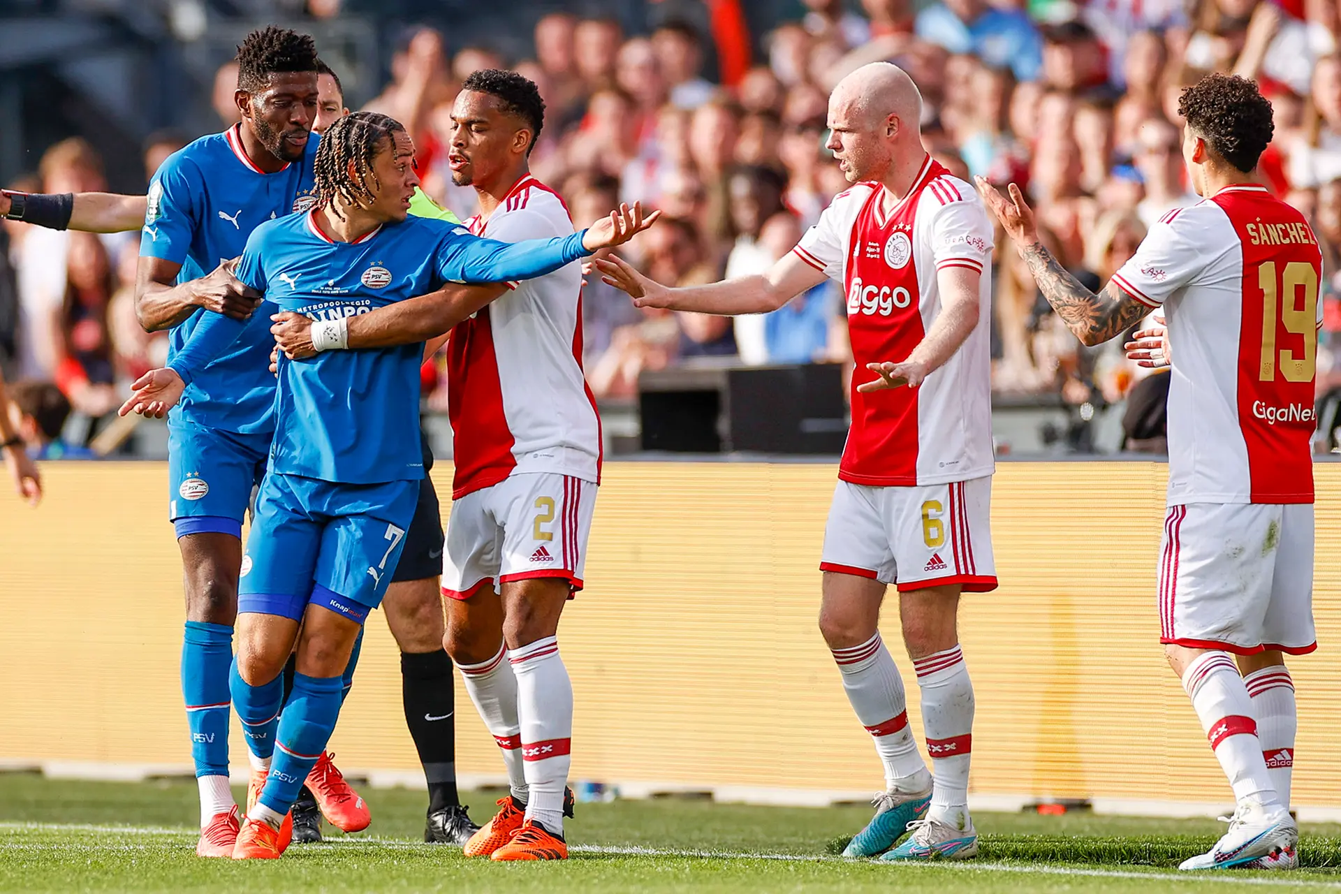 Klaassen na opstootjes in bekerfinale: 'Ajax moet altijd een vechtmachine zijn'