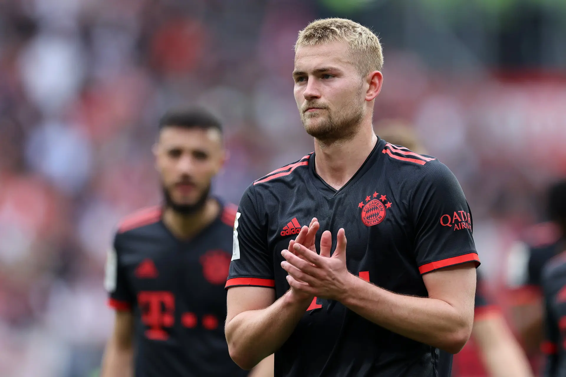 De Ligt gelooft in Van 't Schip: 'Hopelijk kan hij Ajax weer naar grote successen leiden'