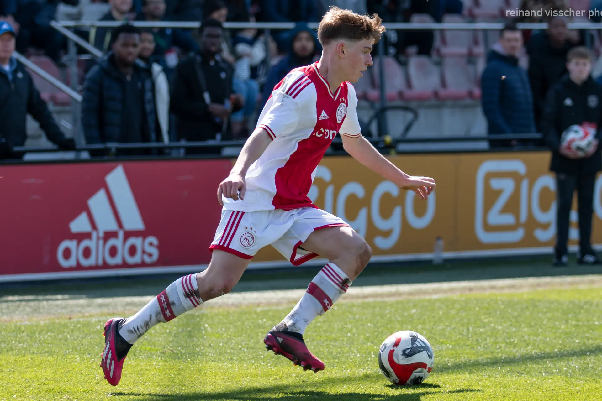 Ajax O18 krijgt in blessuretijd gelijkmaker om de oren op bezoek bij PSV O18