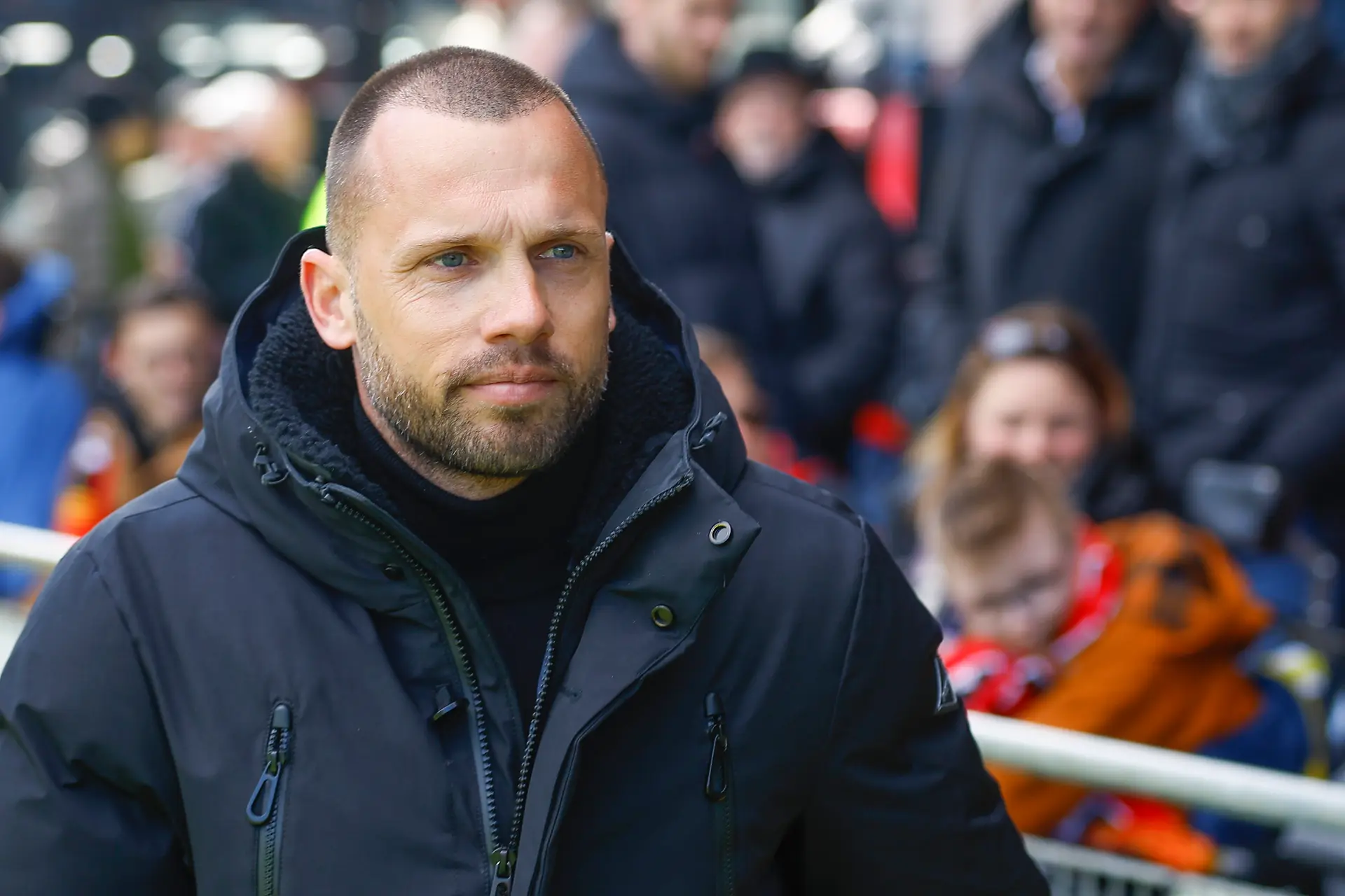 Heitinga: 'Wil graag hoofdtrainer van Ajax blijven, maar je kijkt ook naar het afbreukrisico'