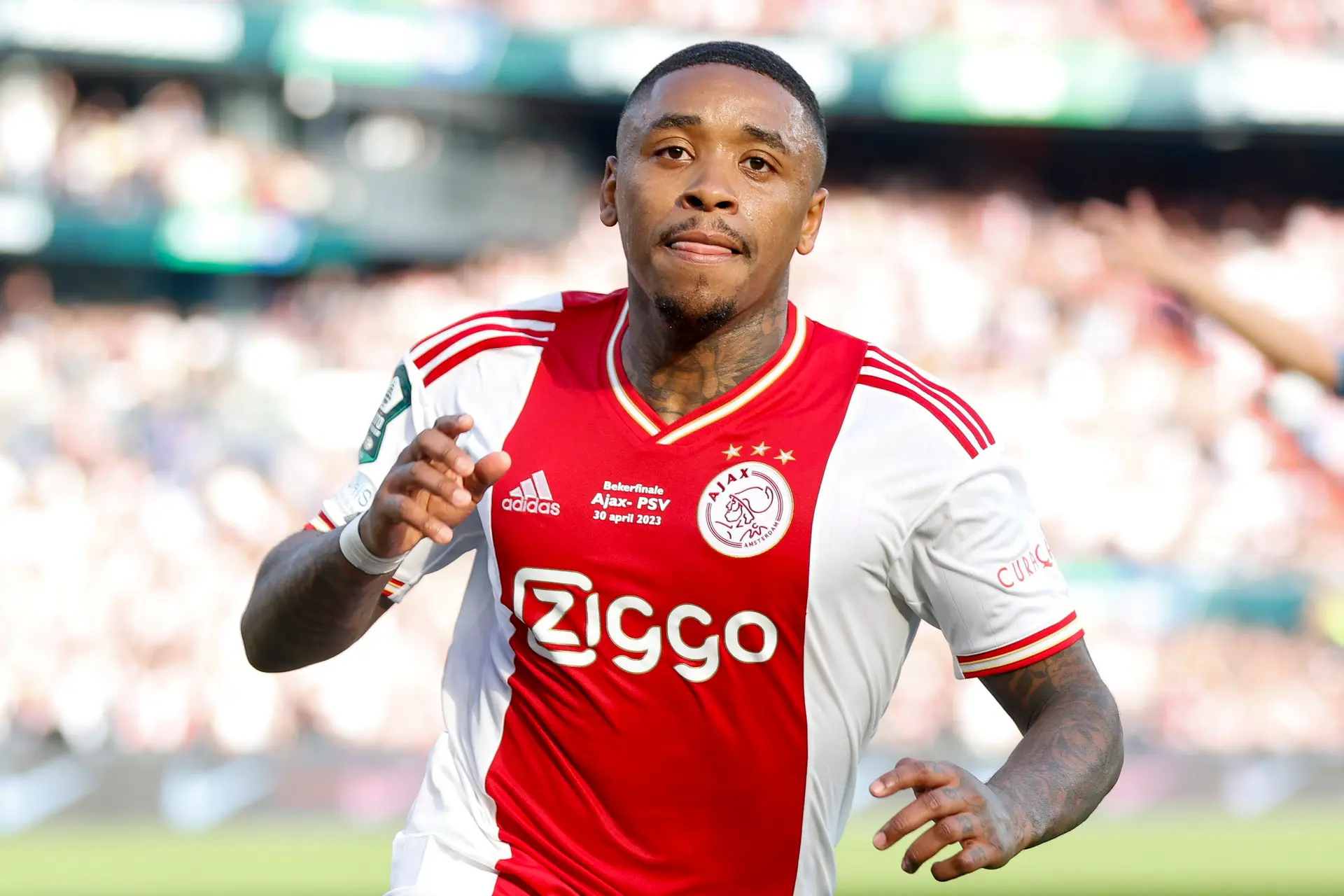 Bergwijn na verloren bekerfinale: 'Het is gewoon tekenend voor het seizoen'