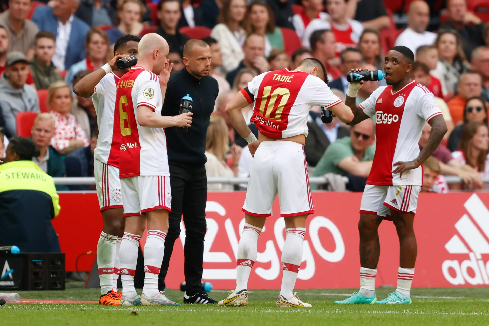 Bergwijn is Heitinga dankbaar: 'Denk dat het plezier weer terug is'