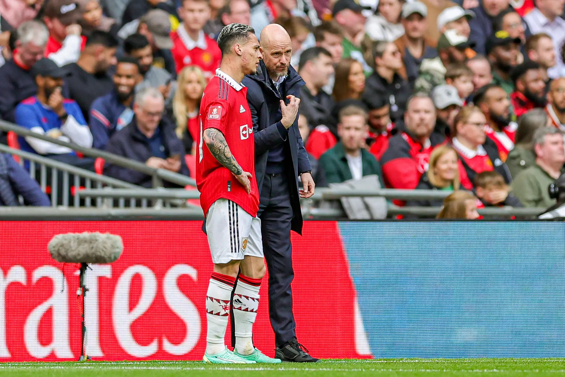 Ten Hag waarschuwt gepassioneerde Antony: 'Ga niet over de top'
