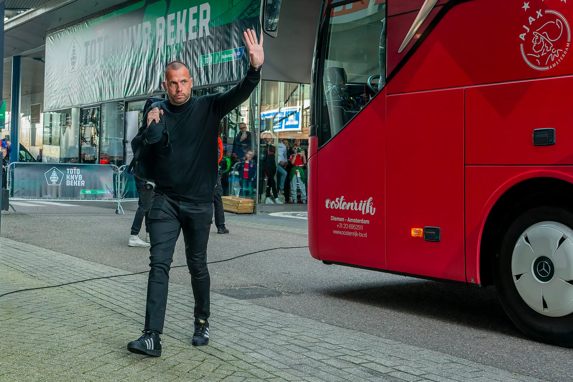 Van den Boomen maakt zich niet druk om trainerspositie Ajax: 'Je kiest voor een club'