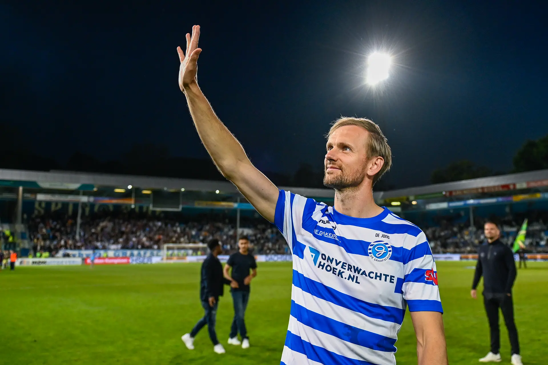De Jong voelt zich nog altijd profvoetballer: 'Het is nog niet helemaal binnengekomen'