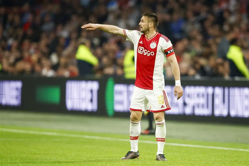 'Tadić meldt zich in Amsterdam en uit ontevredenheid in gesprek met Mislintat'