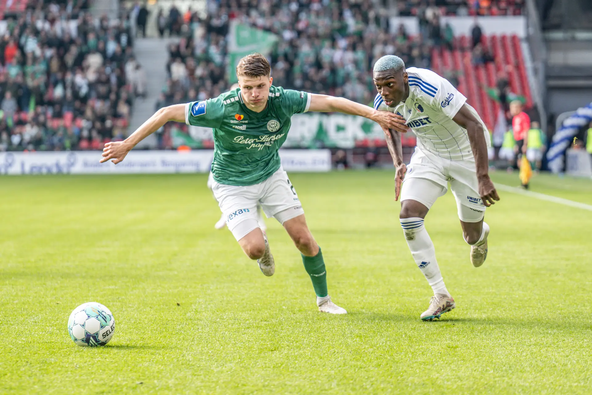 'Ajax heeft genoeg gezien van Sánchez en richt pijlen op rechtsback Gaaei'