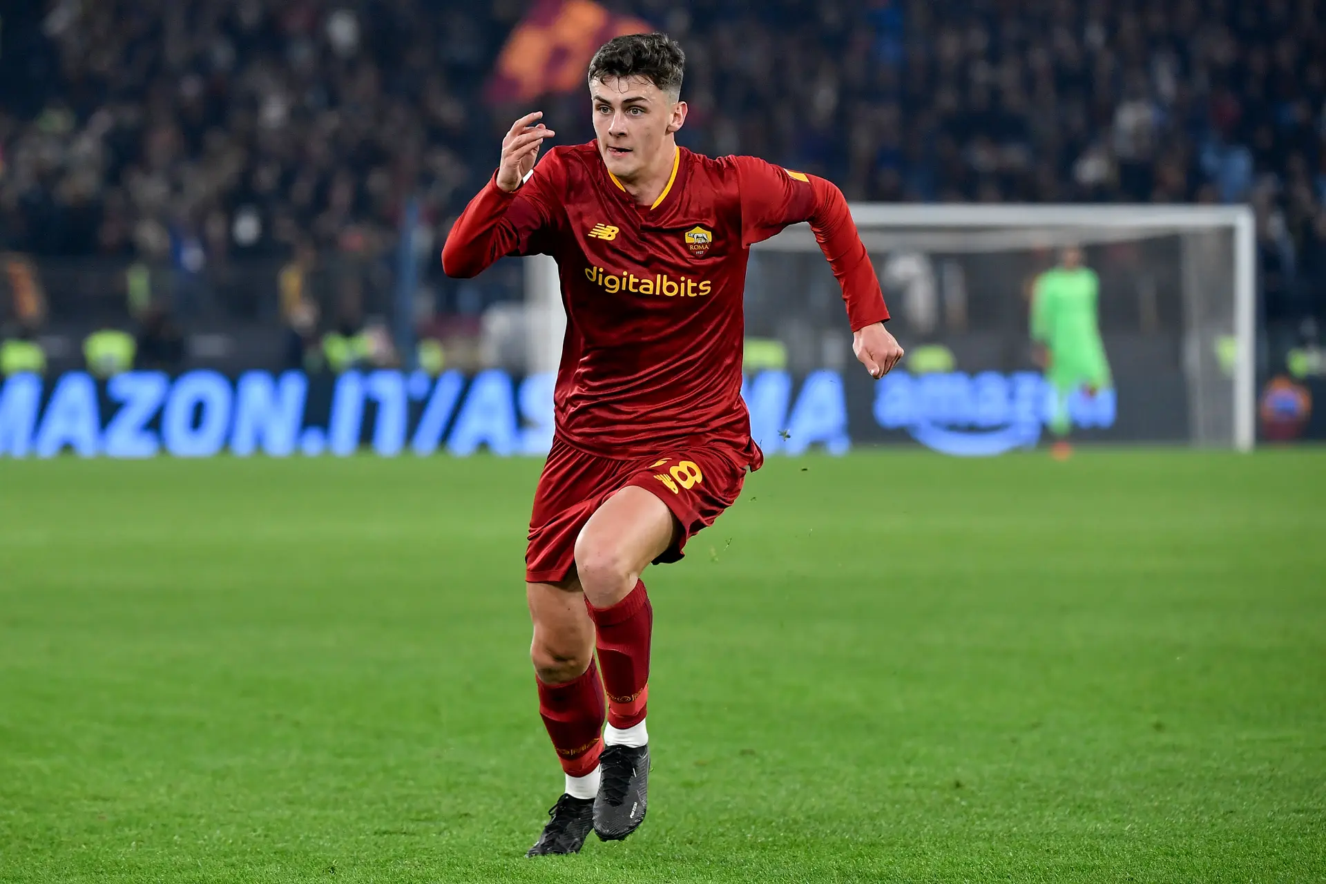 'Tahirović is een mooie voetballer, die graag aan de bal komt en grote afstanden aflegt'