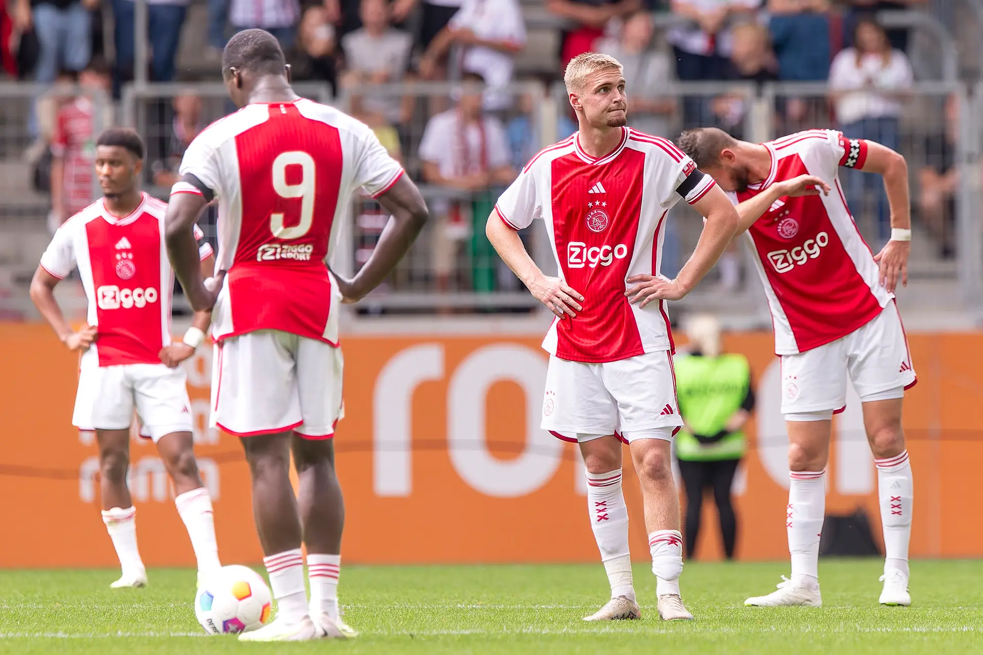 Preseason: Brobbey en Taylor vormen goede tandem, maar doelpunten blijven voorlopig uit