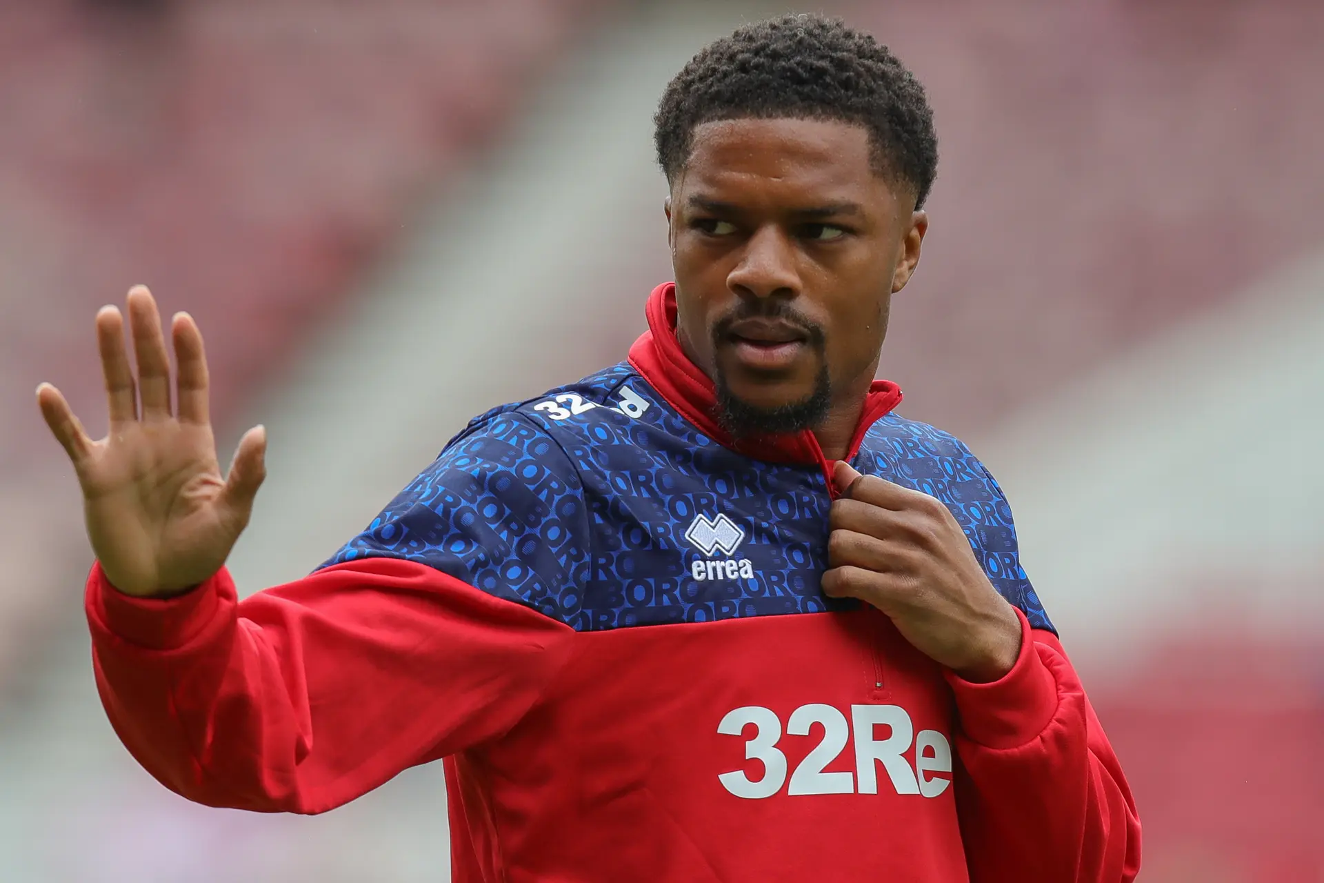 Mislintat overtuigde Akpom: 'Mijn manager kon stoppen met praten met andere clubs'