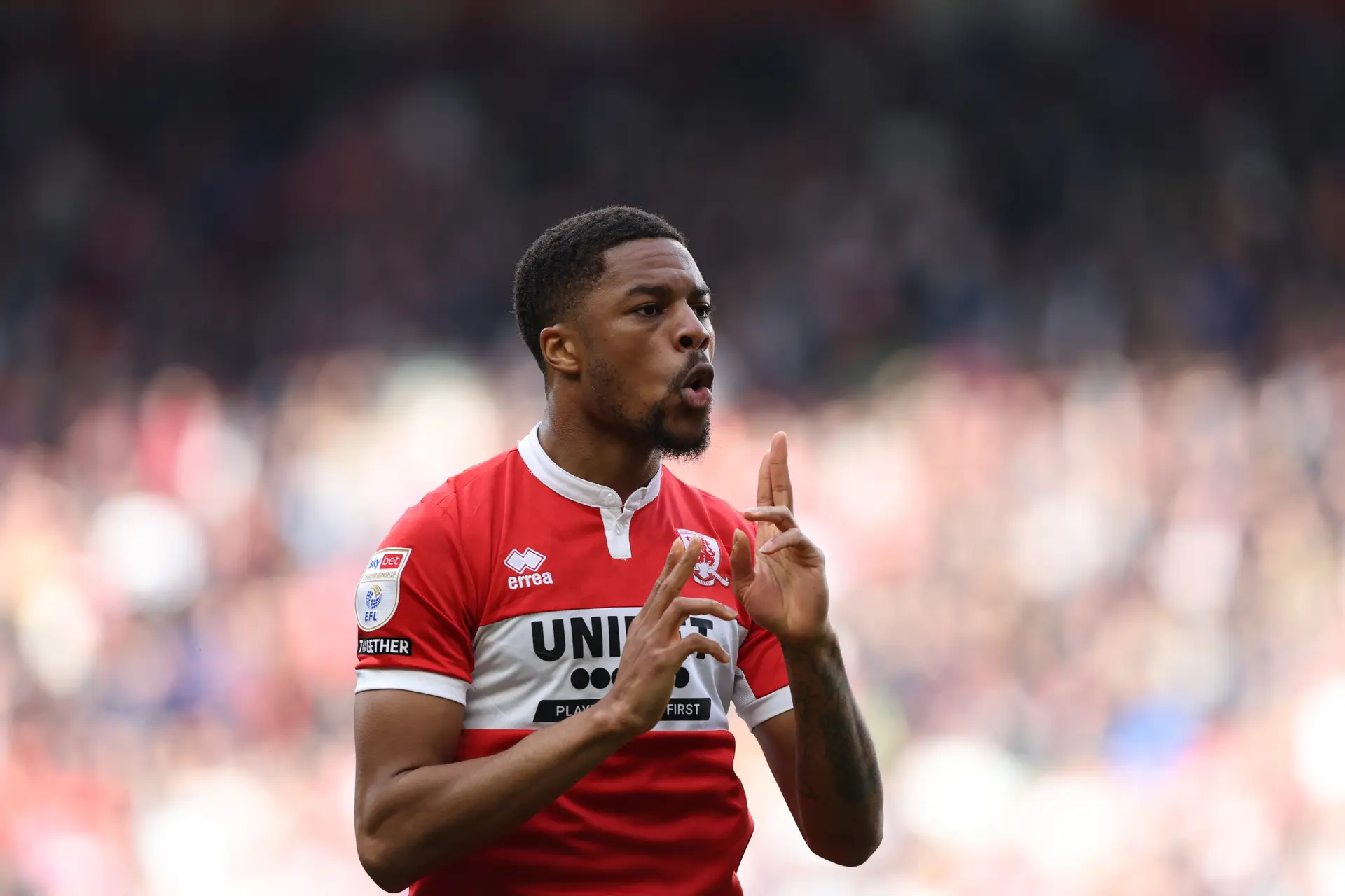 Jonker zag Akpom van dichtbij bij Arsenal: 'Was toen een gewaardeerde spits in de opleiding'