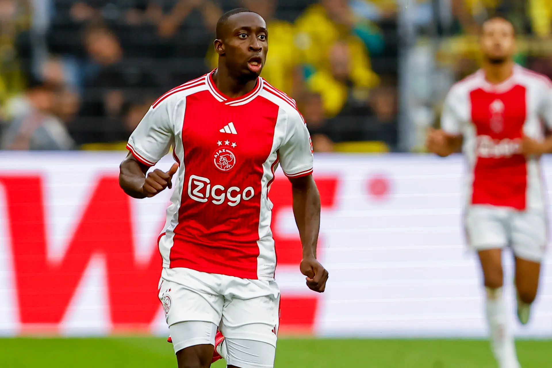 Twee wijzigingen in opstelling Ajax tegen Ludogorets: Basisplaats voor Forbs en Van den Boomen