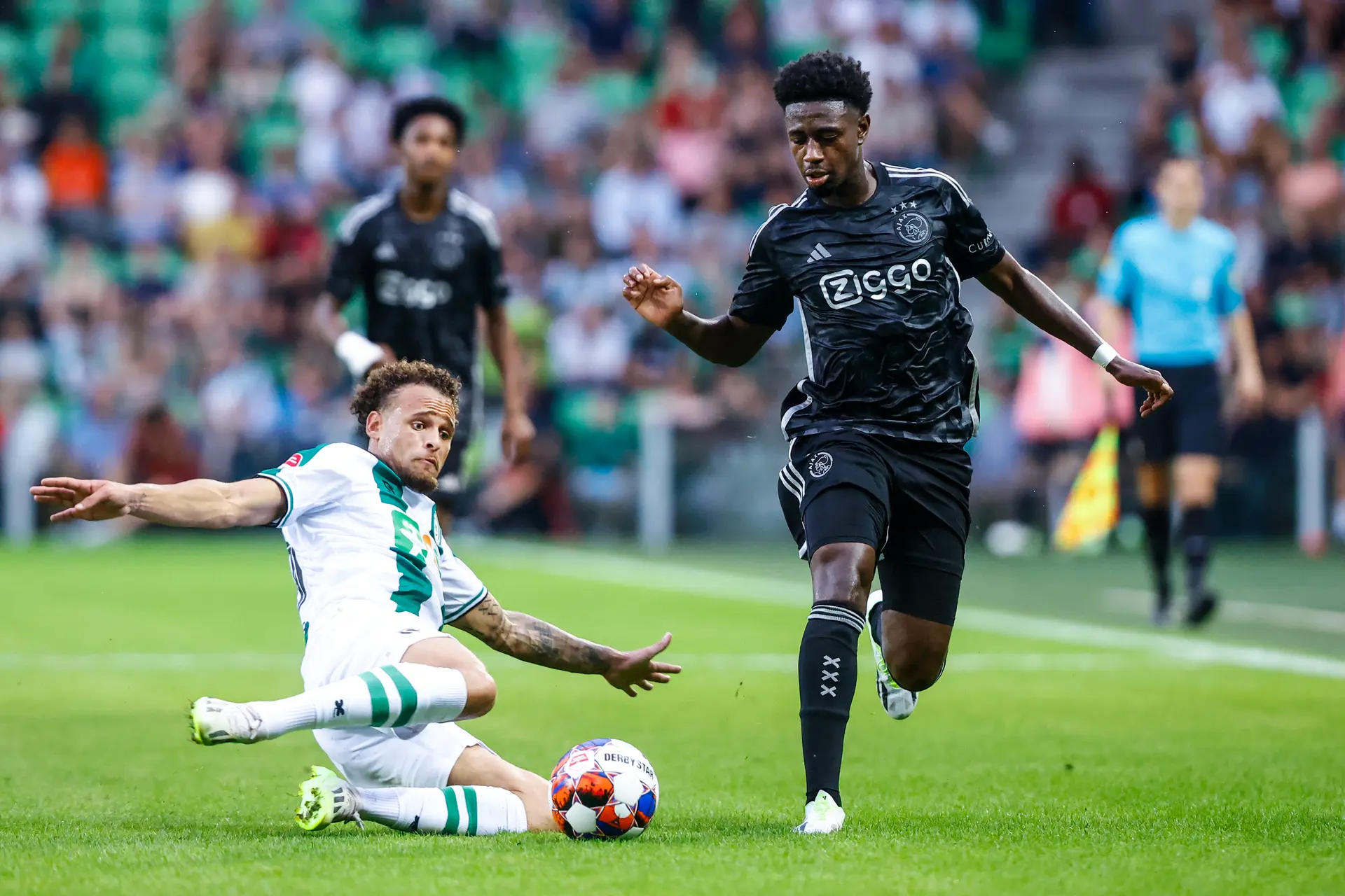 Jong Ajax is niet opgewassen tegen fel FC Groningen en verliest in de Euroborg