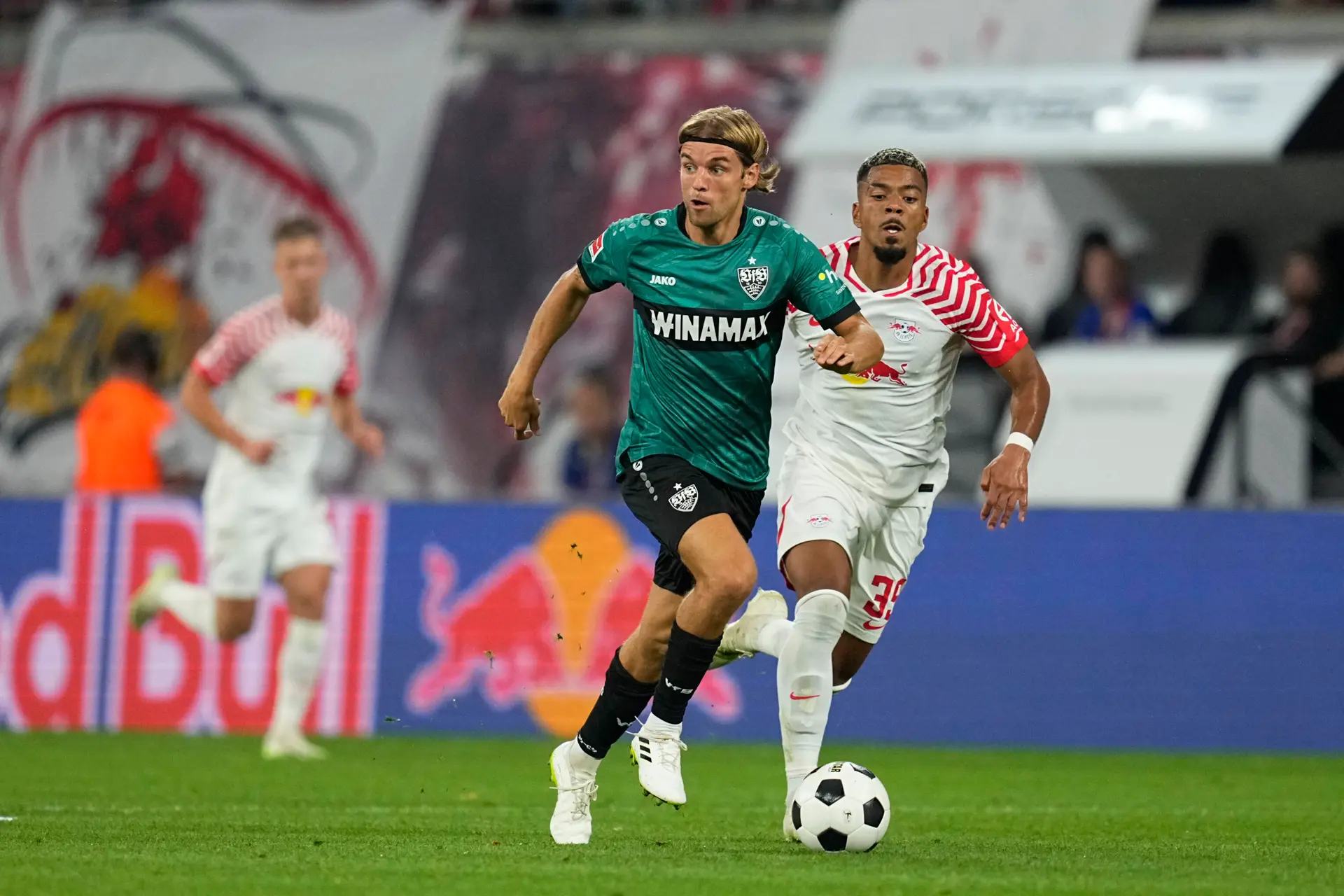 [Update II] 'Sosa heeft getekend bij Ajax; Amsterdammers betalen acht miljoen euro voor linksback'