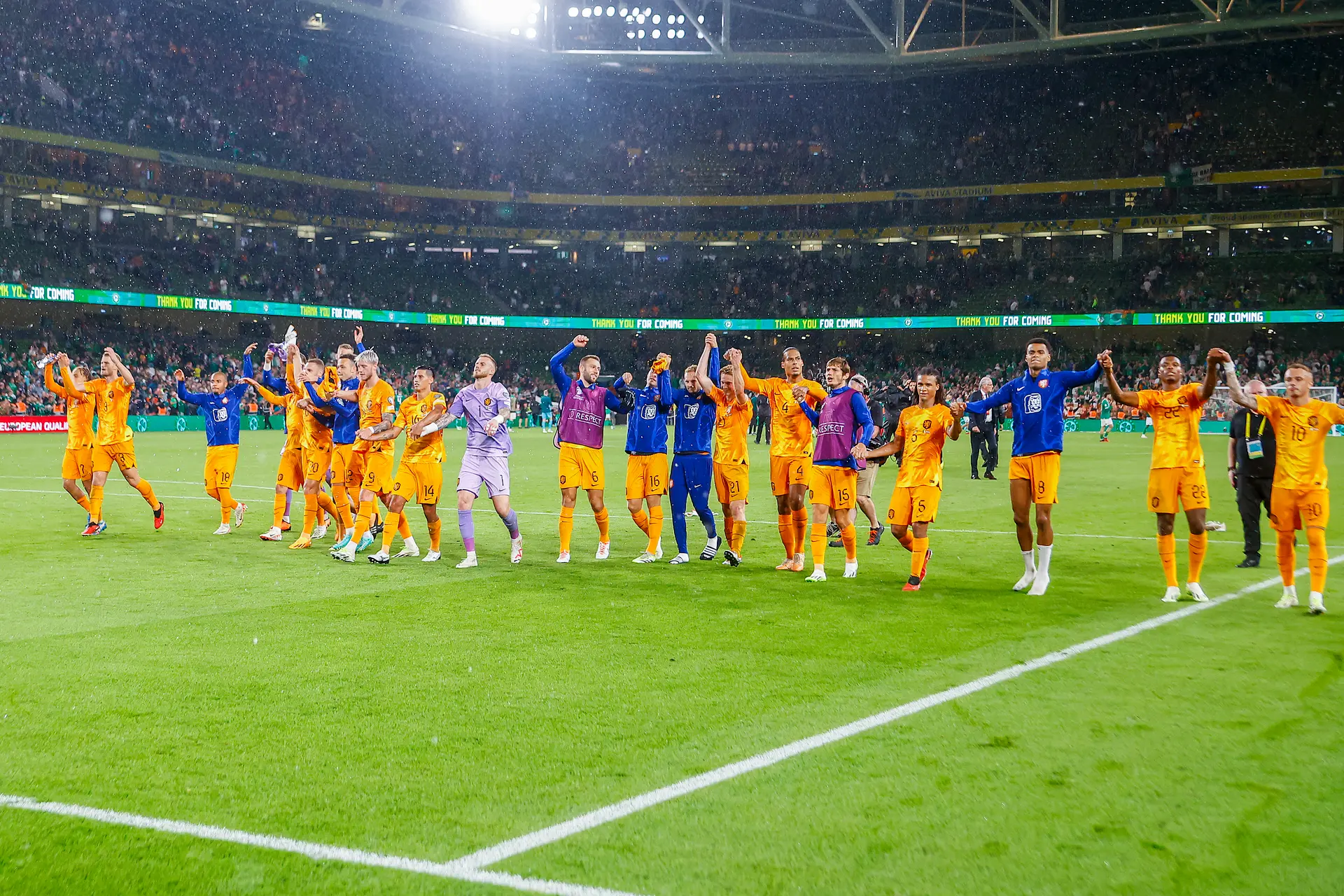 Oranje wint moeizaam van Ierland dankzij invaller Weghorst