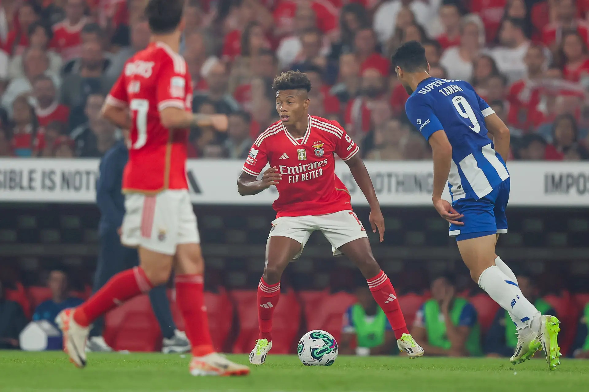 Buitenland: Neres van doorslaggevend belang tijdens zege Benfica op FC Porto