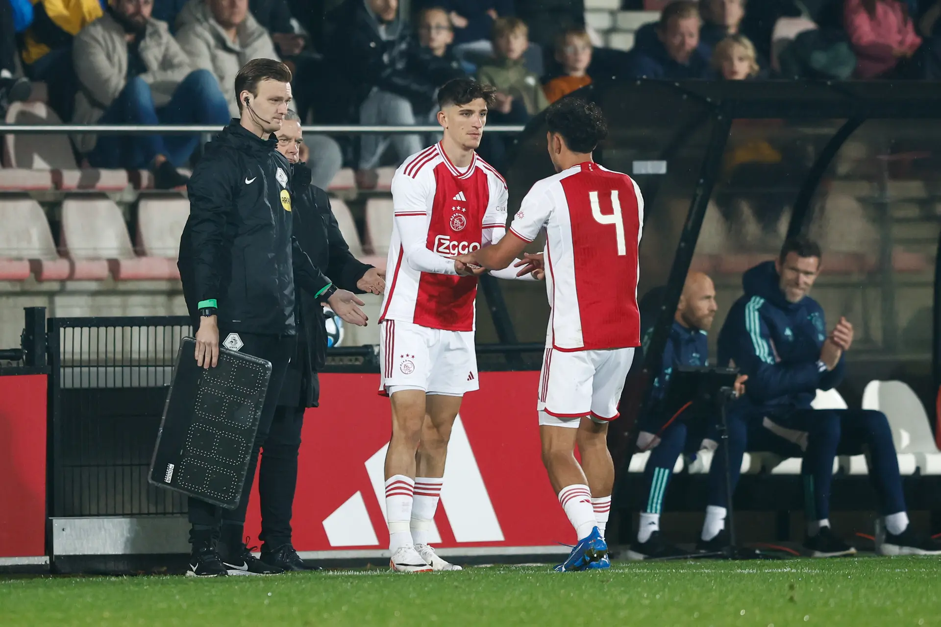 Debuut Kaplan grootste hoogtepunt bij doelpuntloos gelijkspel Jong Ajax