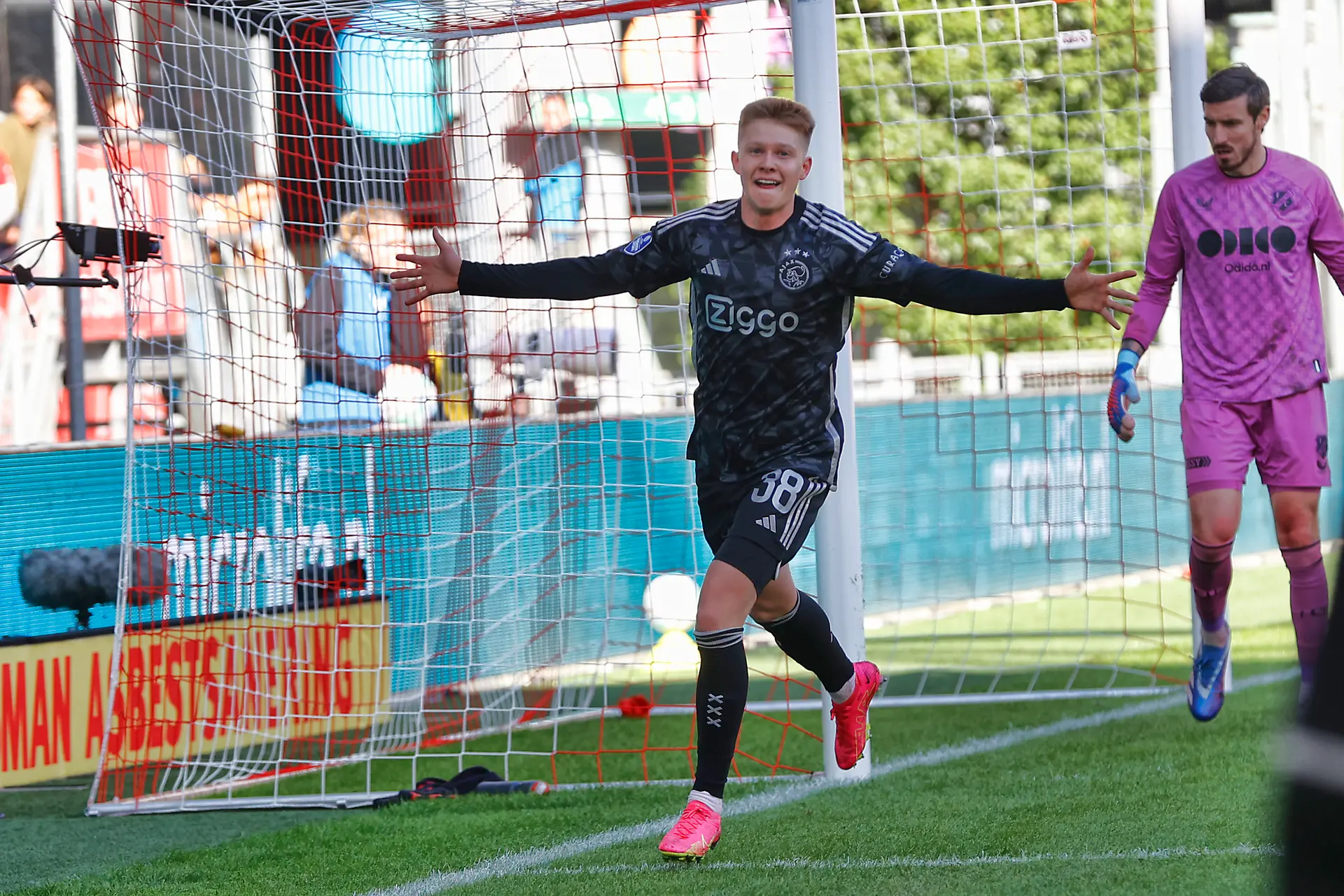 Hlynsson twijfelde niet over stap naar Ajax: 'De club waar je van droomt als jonge speler'